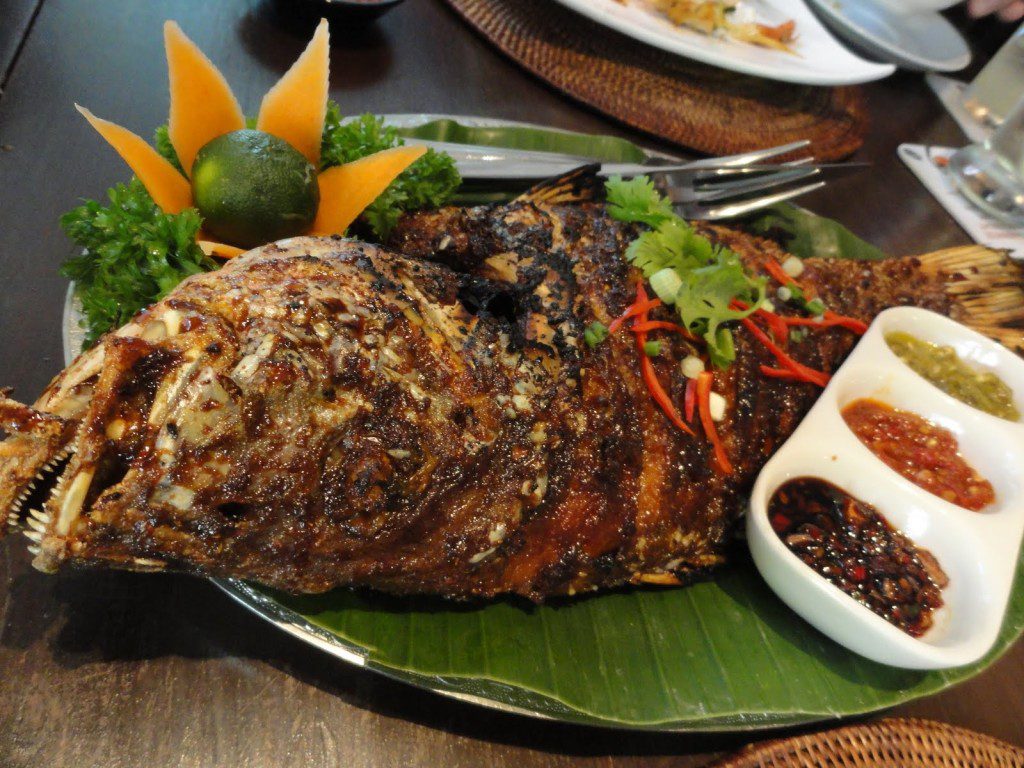Ăn Ikan Bakan ở Bali