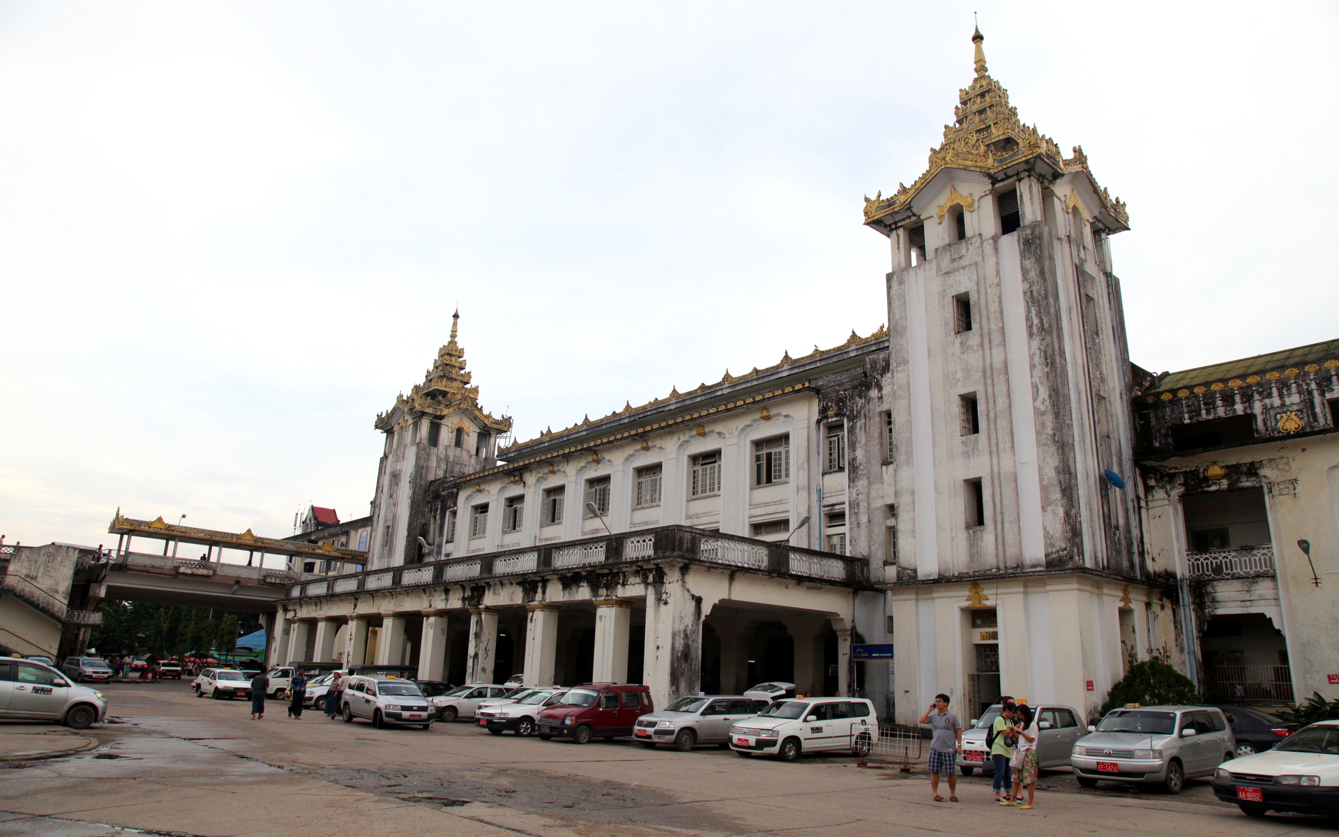 Ga trung tâm Yangon - Yangon Central Station