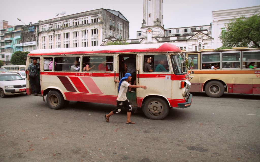 Xe bus ở Yangon