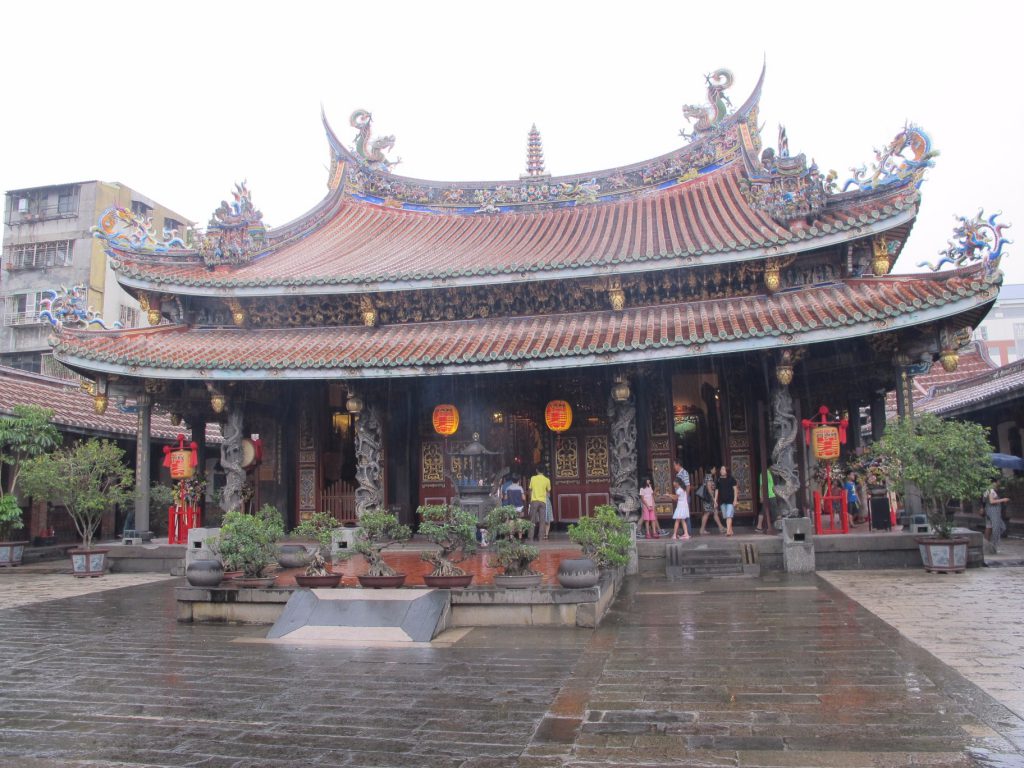 Long Sơn Tự (Longshan Temple)