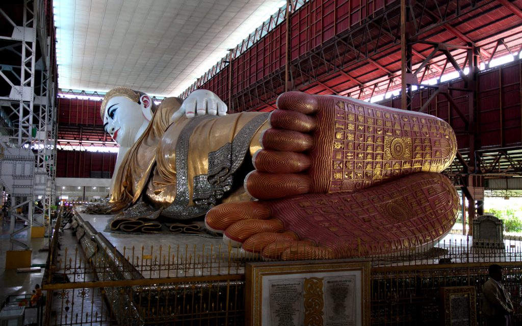 Chùa Phật nằm Chauk Htat Gyi (Reclining Buddha)