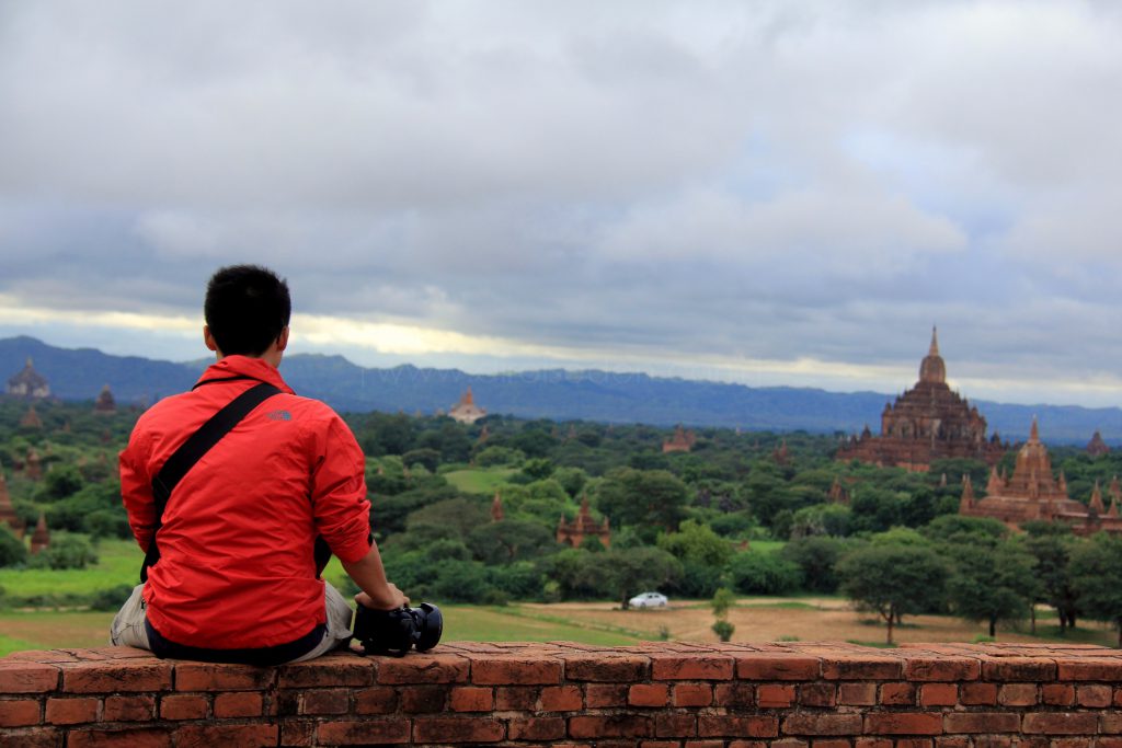 Ngắm hoàng hôn ở Bagan